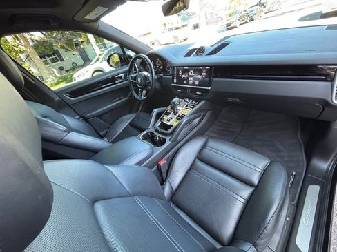 Used 2019 Porsche Cayenne E-Hybrid AWD/4WD image 43