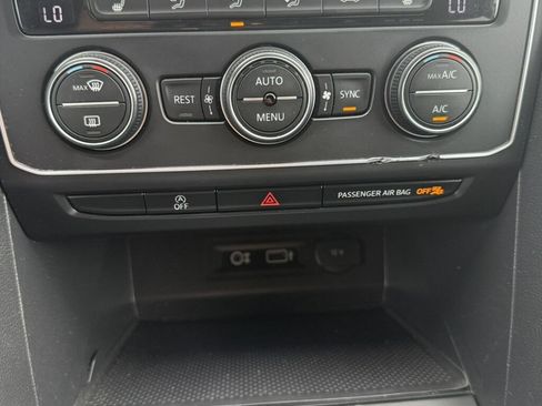 Used 2019 Volkswagen Atlas SE w/ Towing Package AWD/4WD image 35