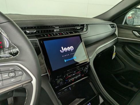 New 2025 Jeep Grand Cherokee L Limited w/ Trailer Tow Package AWD/4WD image 22