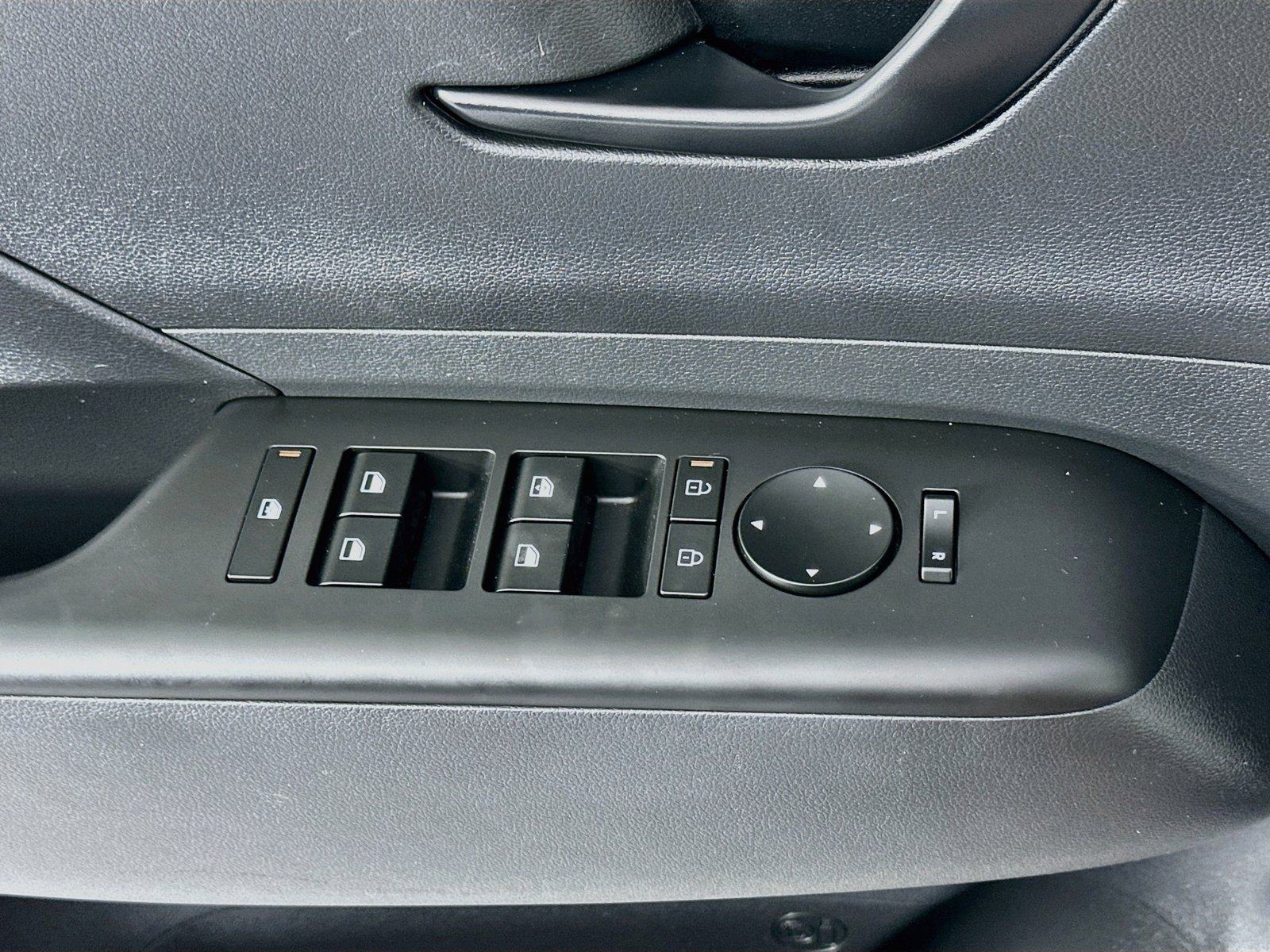 Certified 2024 Hyundai Kona SEL FWD image 23