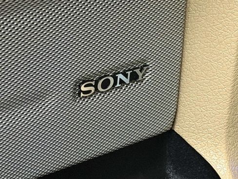 Used 2013 Ford F150 Lariat w/ Luxury Equipment Group image 13