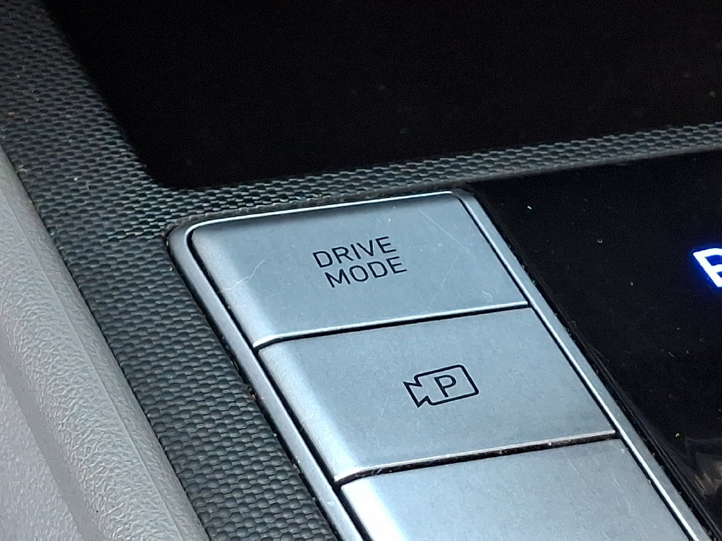Used 2024 Hyundai Elantra SEL FWD image 23