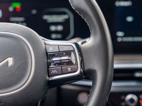 Certified 2024 Kia Sorento SX image 25