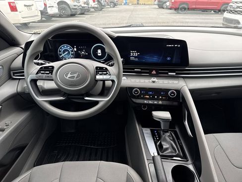 Used 2024 Hyundai Elantra SEL image 21