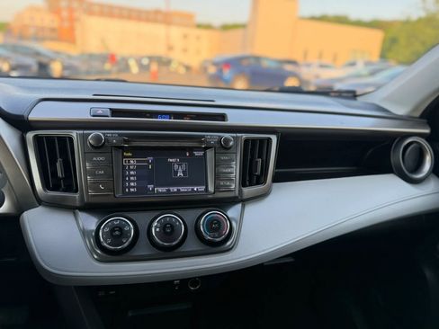 Used 2014 Toyota RAV4 LE AWD/4WD image 20