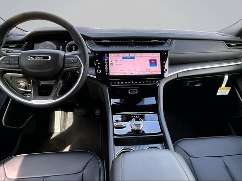 New 2026 Jeep Grand Cherokee L Limited AWD/4WD image 10
