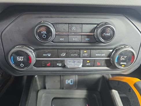 Used 2023 Ford Bronco Badlands image 24