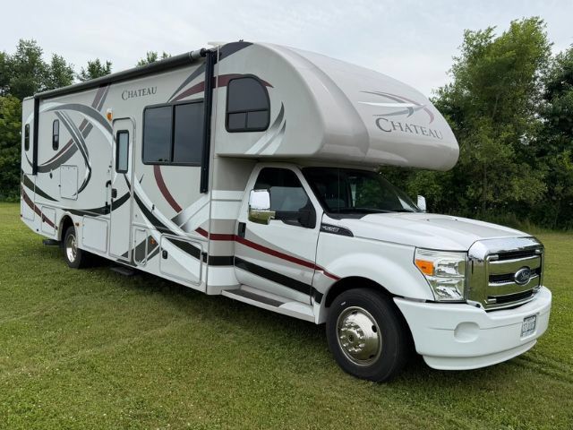Used 2013 Ford F550 Luxury w/ Payload Upgrade Pkg RWD image 2