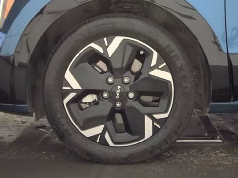 Used 2024 Kia Niro Wind FWD image 5