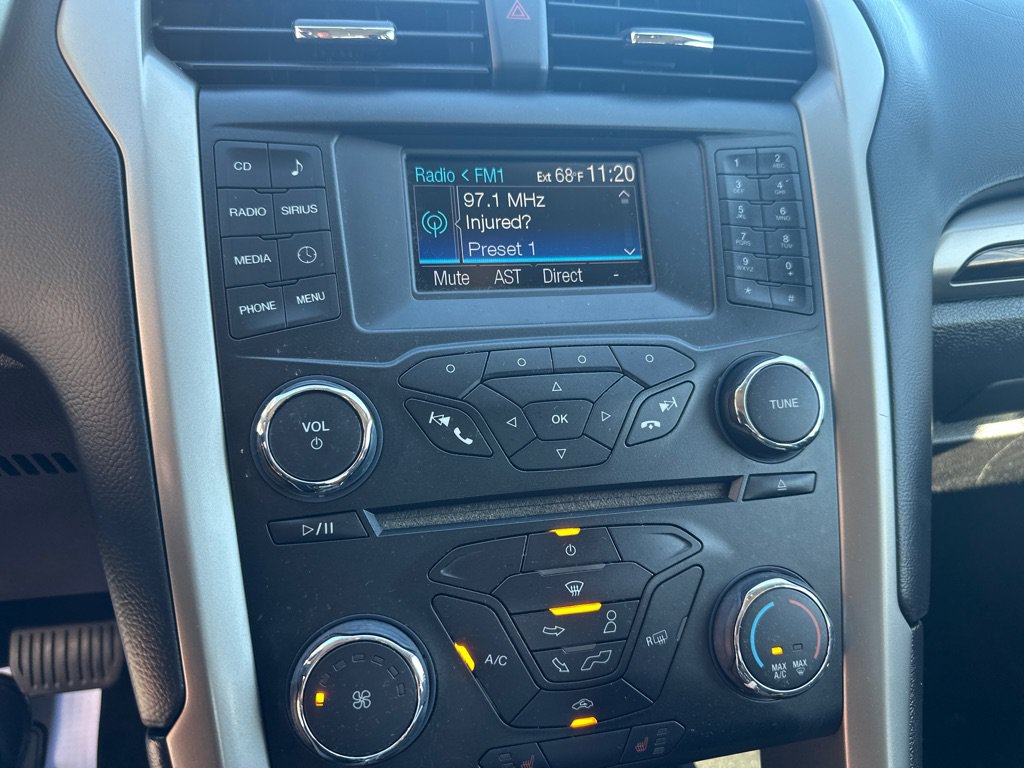 Used 2013 Ford Fusion SE FWD image 19
