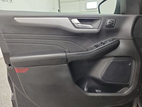Used 2025 Ford Escape Platinum AWD/4WD image 16