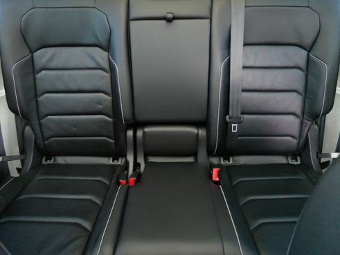 Used 2019 Volkswagen Tiguan SEL Premium w/ 3rd Row Seat Package AWD/4WD image 13