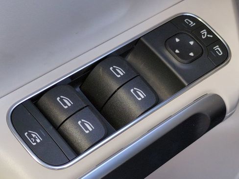 Used 2025 Mercedes-Benz GLB 250 GLB 250 image 23