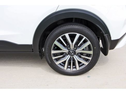 Used 2023 Nissan Kicks SV FWD image 29