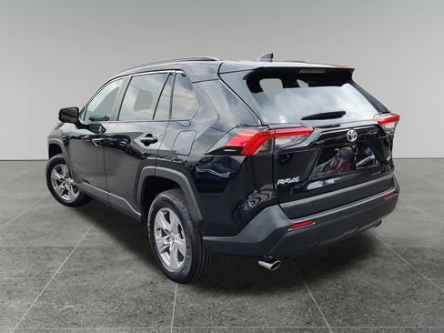 Used 2025 Toyota RAV4 XLE FWD image 5