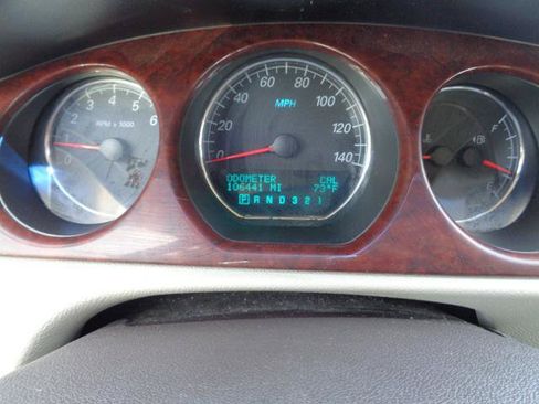 Used 2007 Buick Lucerne CXL w/ Driver Confidence Package FWD image 31