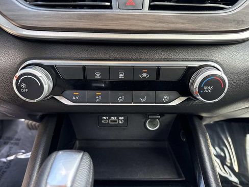 Used 2024 Nissan Altima 2.5 SV FWD image 31