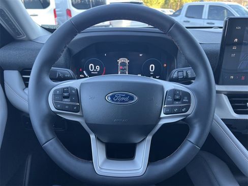 New 2026 Ford Explorer Active w/ Active Comfort Package image 9