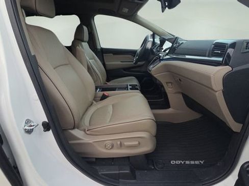 Used 2023 Honda Odyssey Elite image 14