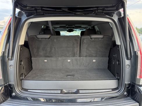 Used 2016 Cadillac Escalade Luxury AWD/4WD image 11