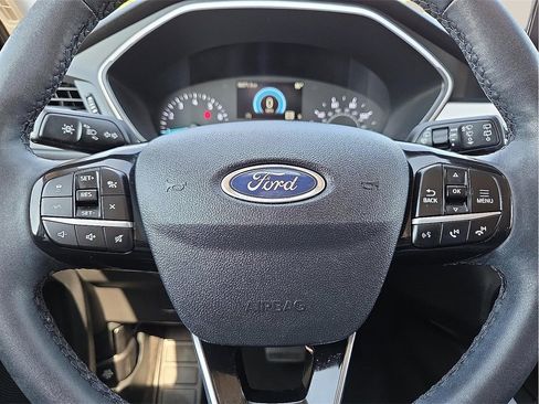 Used 2022 Ford Escape SE w/ SE Sport Appearance Package image 24