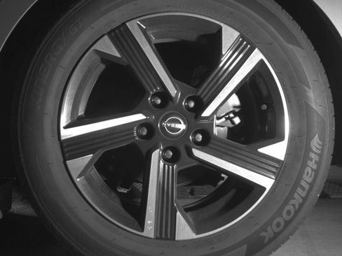 Used 2025 Nissan Sentra SV FWD image 17