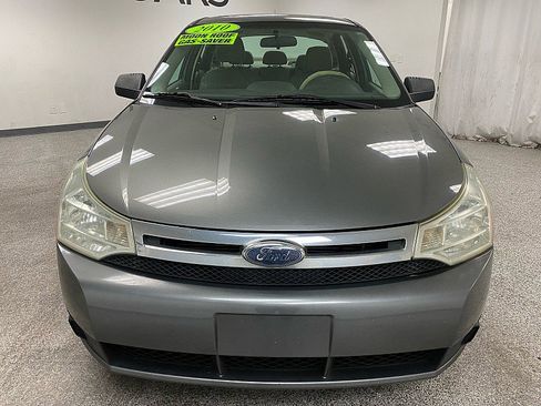 Used 2010 Ford Focus SE image 2