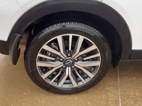 Certified 2024 Nissan Kicks SV FWD image 6