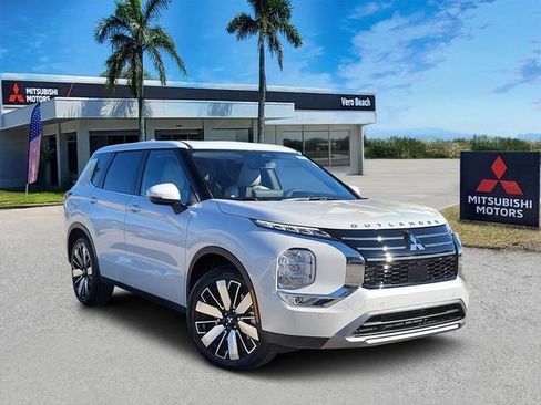 New 2026 Mitsubishi Outlander SE image 1