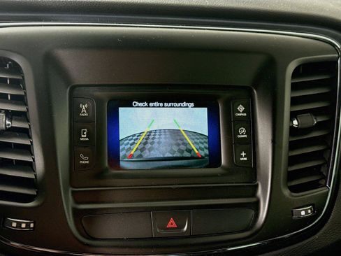 Used 2015 Chrysler 200 S w/ Comfort Group FWD image 7