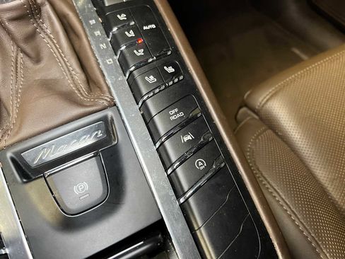 Used 2018 Porsche Macan image 31