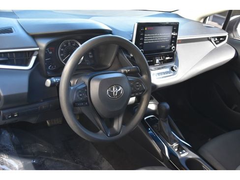Used 2020 Toyota Corolla LE image 12
