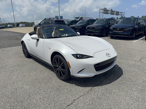 New 2026 MAZDA MX-5 Miata Grand Touring w/ Appearance Package RWD image 3
