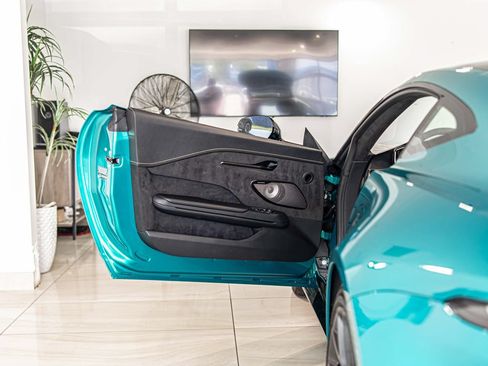 Used 2026 Aston Martin V8 Vantage Coupe RWD image 28