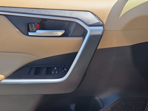 Certified 2021 Toyota RAV4 XLE AWD/4WD image 21