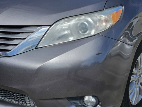 Used 2012 Toyota Sienna XLE image 7