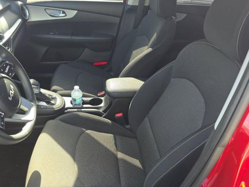 Used 2024 Kia Forte LXS image 4