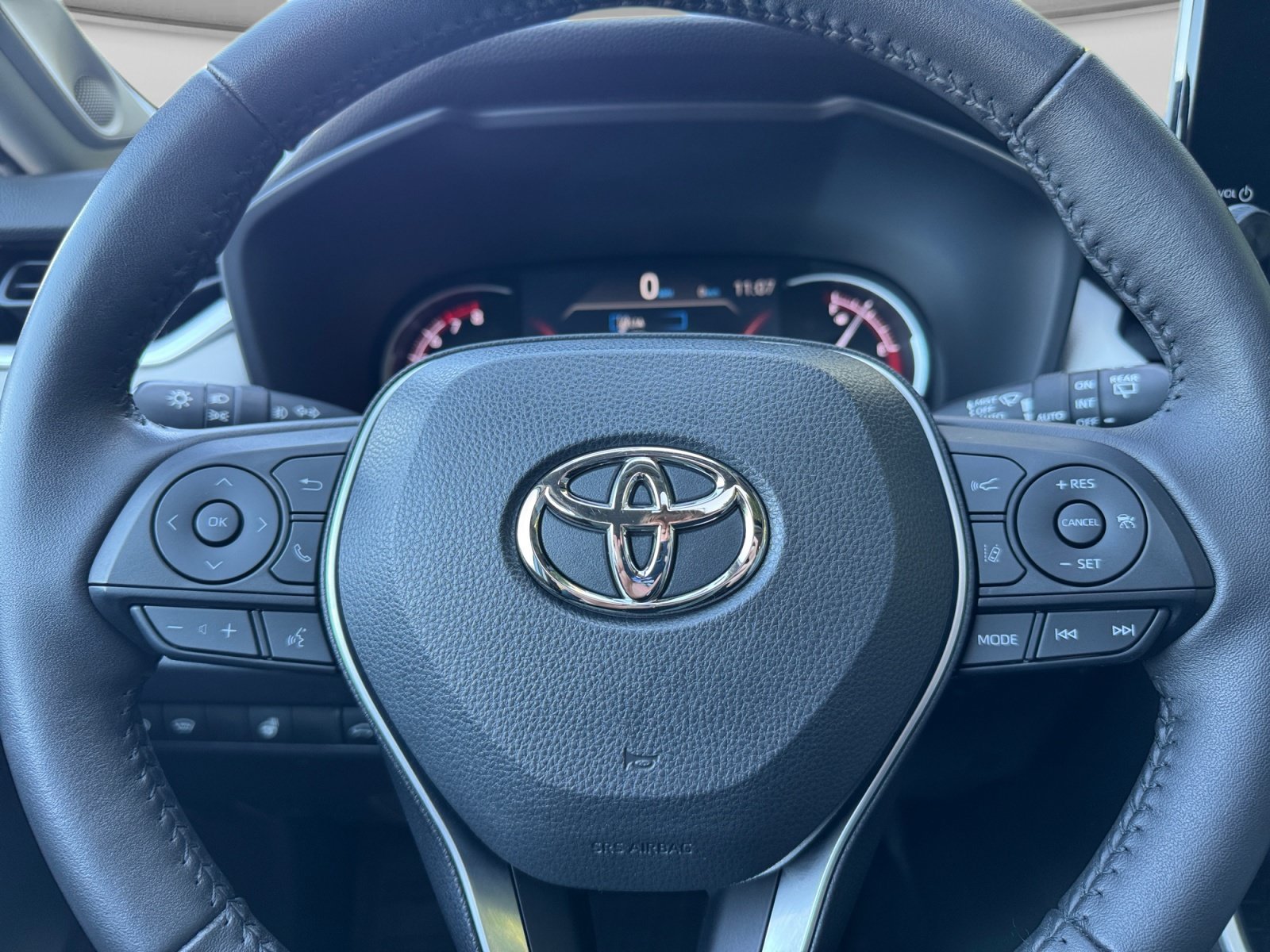 Used 2023 Toyota RAV4 XLE Premium AWD/4WD image 19