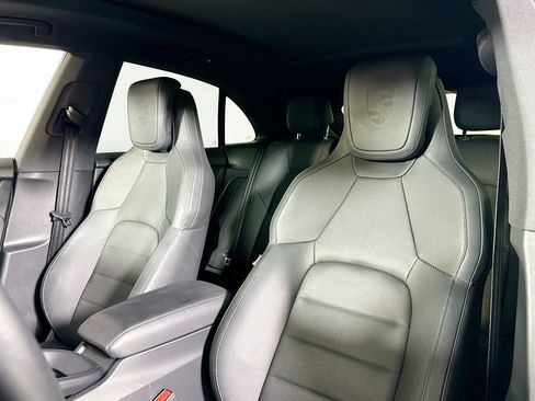 Certified 2025 Porsche Macan 4 Electric AWD/4WD image 5