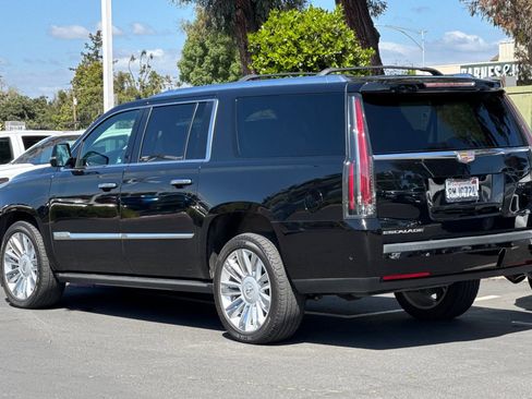 Used 2019 Cadillac Escalade ESV Platinum AWD/4WD image 7