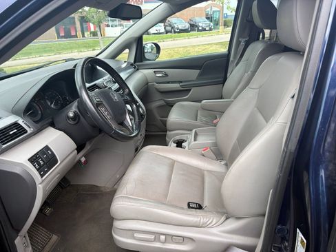 Used 2014 Honda Odyssey Touring image 11