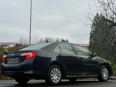 Used 2012 Toyota Camry LE image 7