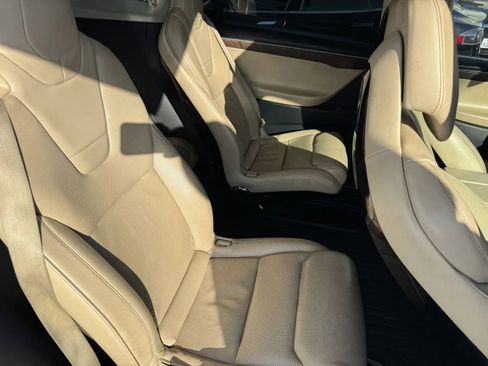 Used 2016 Tesla Model X 75D image 7