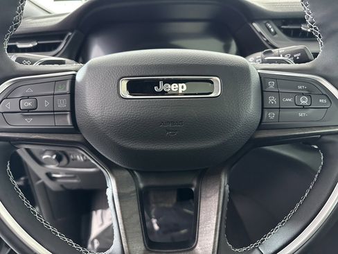 New 2026 Jeep Grand Cherokee Altitude image 23