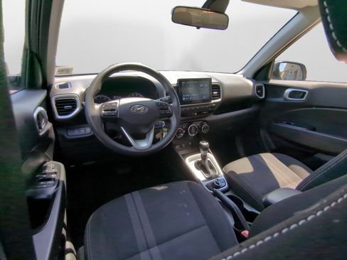 Used 2020 Hyundai Venue SEL FWD image 11