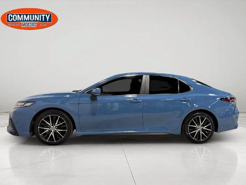 Used 2023 Toyota Camry SE w/ Blackout Package (TMS) AWD/4WD image 3