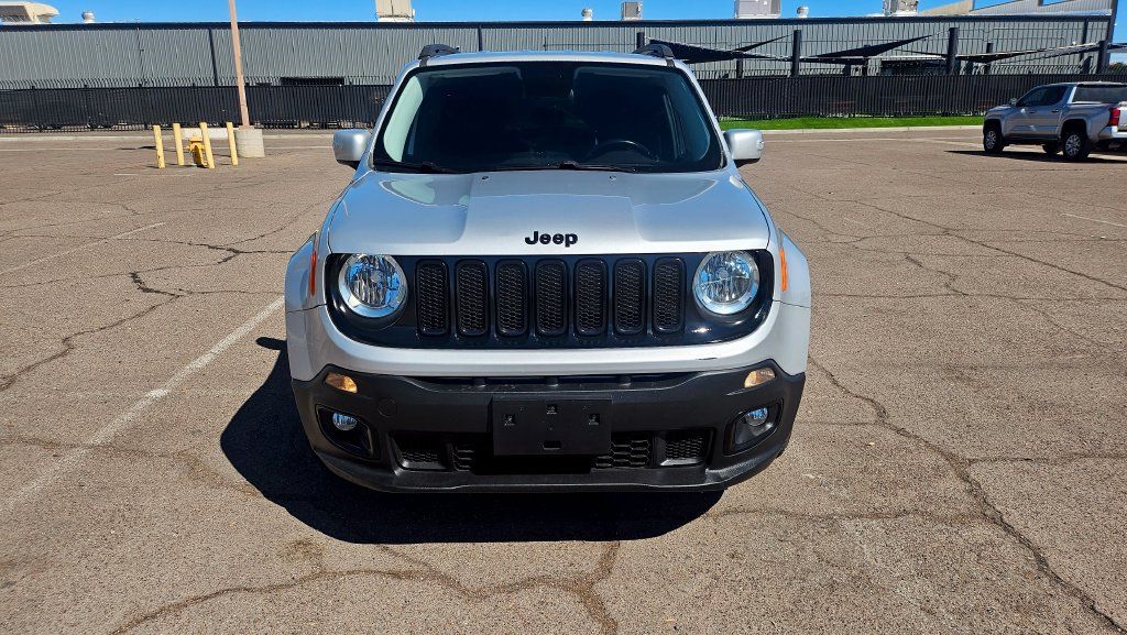 Used 2017 Jeep Renegade Altitude FWD image 3