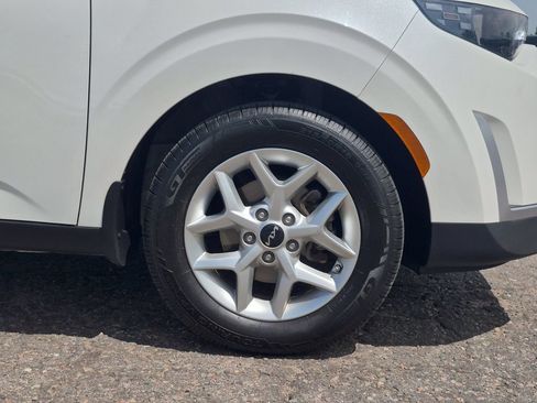 Used 2023 Kia Soul S FWD image 19