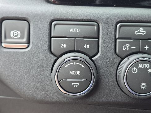 New 2026 Chevrolet Silverado 1500 LT AWD/4WD image 32