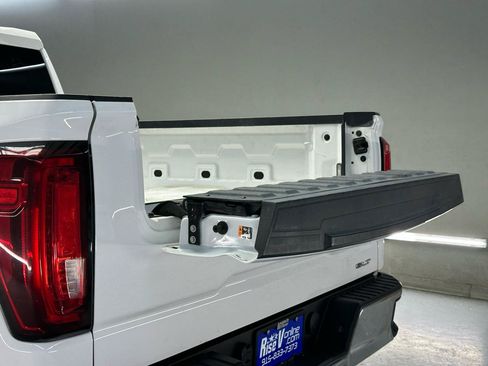 Used 2020 GMC Sierra 1500 SLT w/ SLT Premium Package AWD/4WD image 9